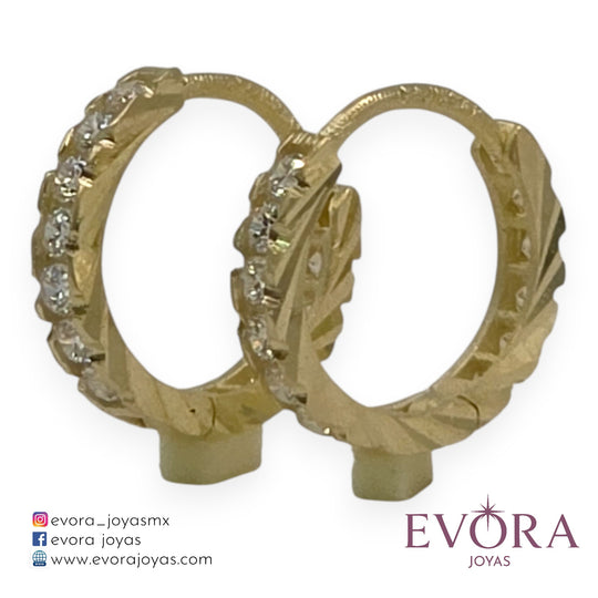 Aretes Huggies de Trenza con Zirconia de Oro 10k