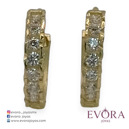 Aretes Huggies de Trenza con Zirconia de Oro 10k